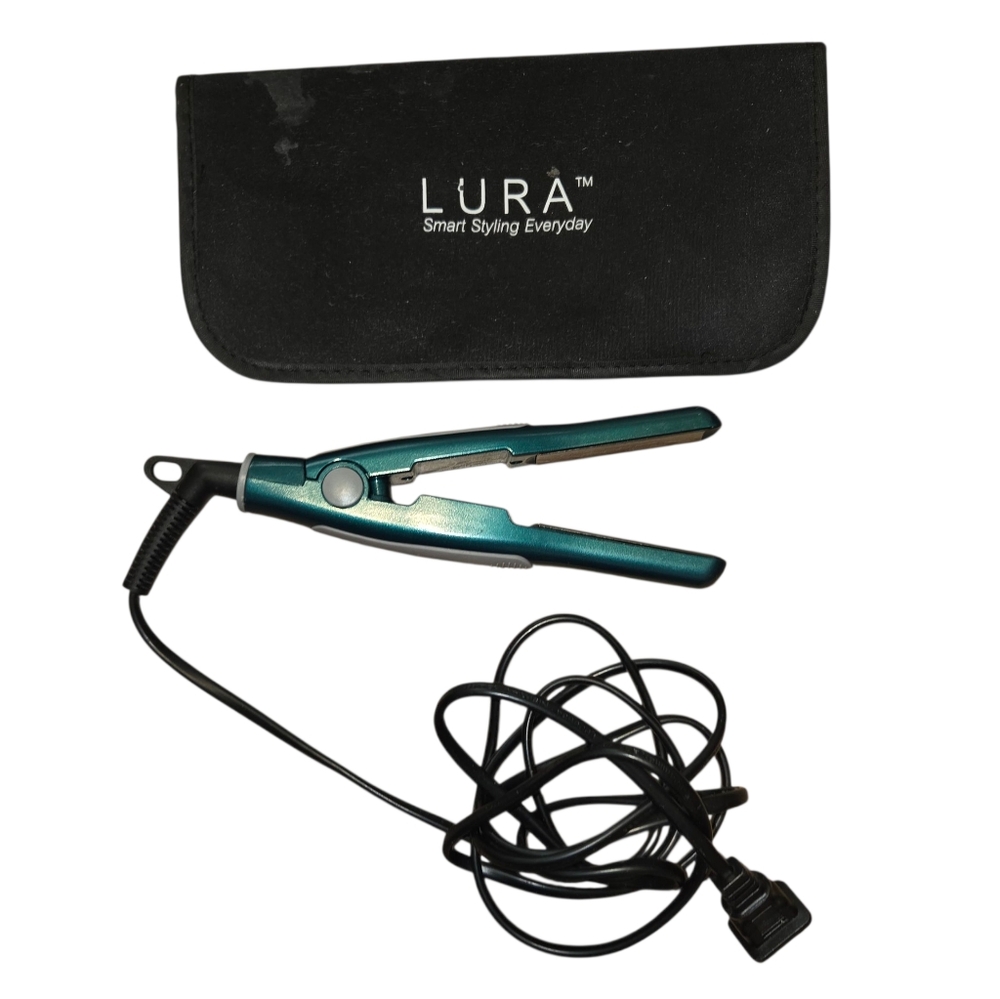 Lura Small Hair Straighner For Pixie Haircut 1/2 Inch Nano Titanium Travel Size